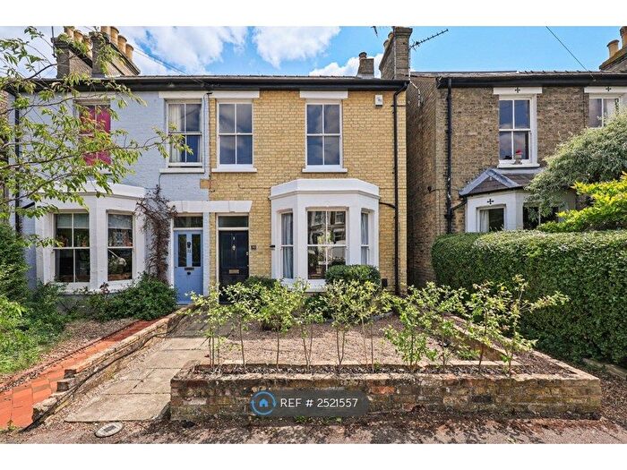 3 Bedroom Semi-Detached House To Rent In Richmond Road, Cambridge, CB4