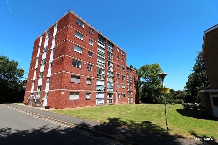 2 Bedroom Flat To Rent In Stoneygate, Lyndwood Court, LE2