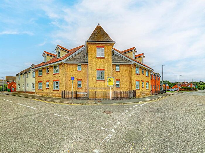 1 Bedroom Flat For Sale In Cherry Orchard, Southminster, CM0