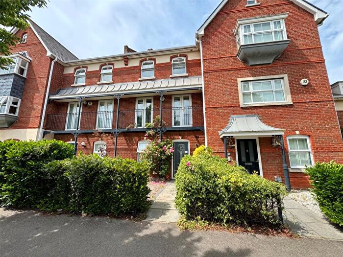 4 Bedroom Town House For Sale In Turners Avenue, Fleet, Hampshire, GU51