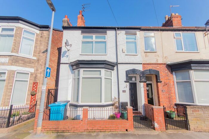 3 Bedroom End Of Terrace House To Rent In East Park Avenue, Hull, HU8