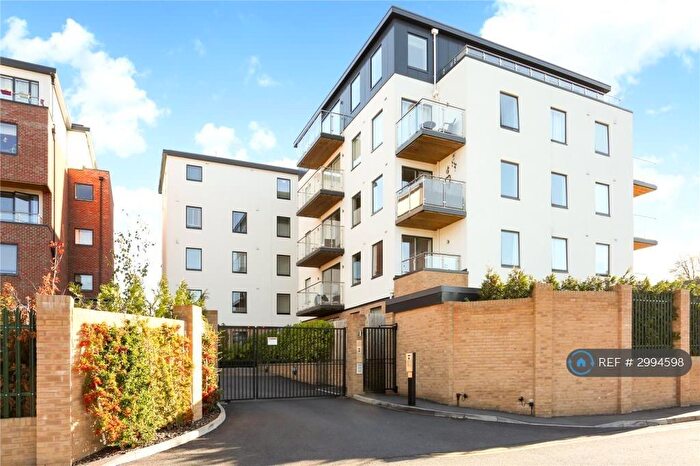 1 Bedroom Flat To Rent In Grosvenor Mansions, Camberley, GU15