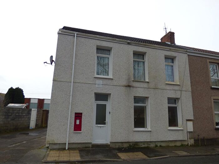 1 Bedroom Studio To Rent In Havelock Street, Llanelli, SA15