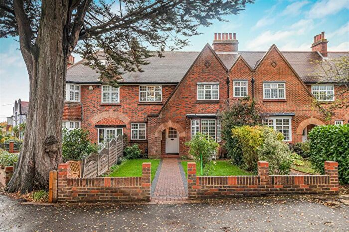 3 Bedroom House To Rent In Woodend, Sutton, SM1