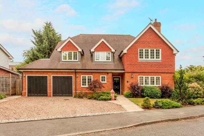 6 Bedroom Detached House To Rent In The Paddocks, Weybridge, KT13