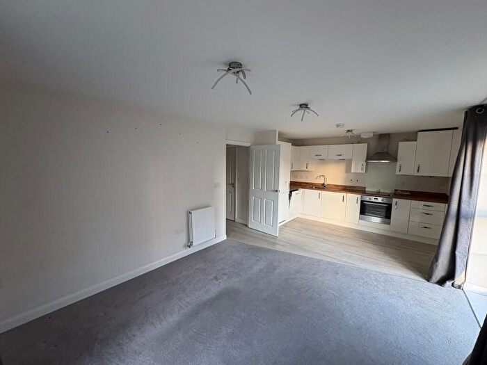 2 Bedroom Flat To Rent In Clark Drive, Yate, BS37