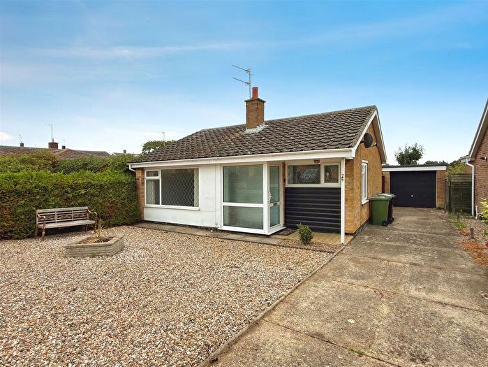 2 Bedroom Detached Bungalow For Sale In Breydon Way, Oulton Broad, Lowestoft, Suffolk, NR33