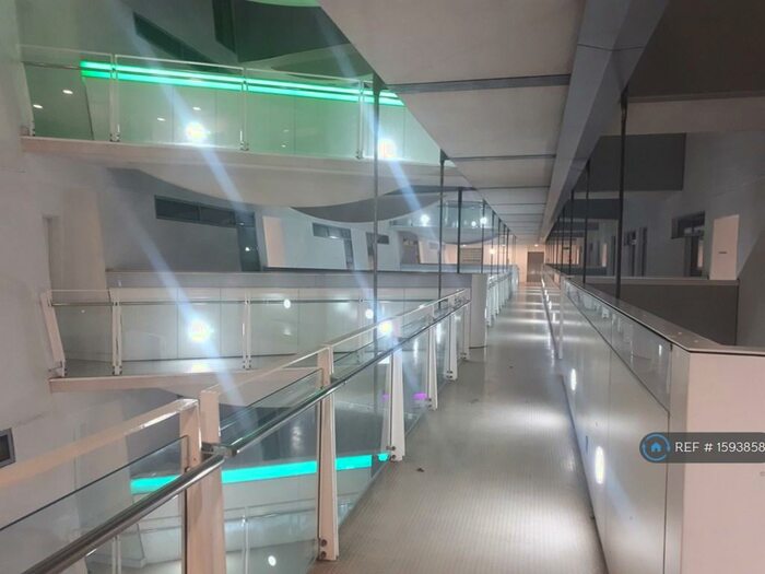 2 Bedroom Flat To Rent In The Lock Building, Manchester, M1