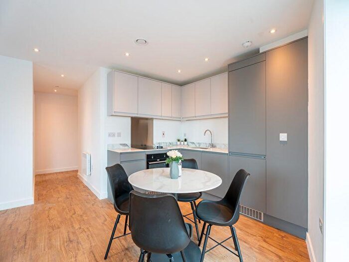 2 Bedroom Apartment To Rent In Phoenix, Saxton Lane, Leeds, LS9