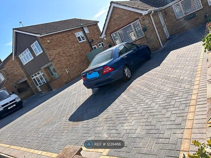 3 Bedroom Bungalow To Rent In Nursery Road, Taplow, SL6