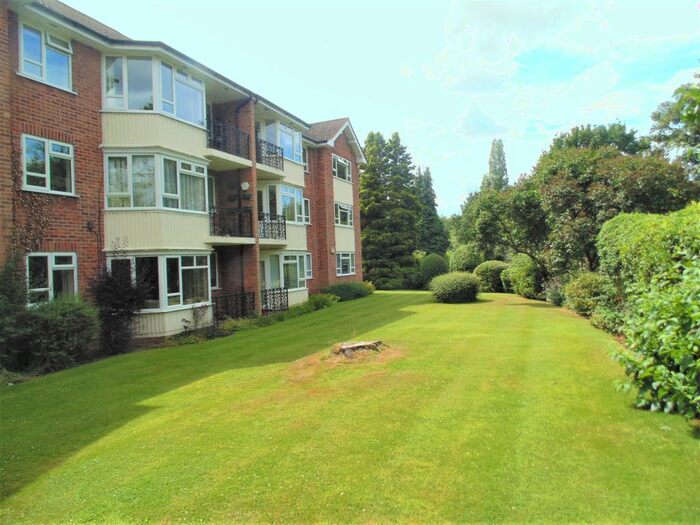 3 Bedroom Flat To Rent In Bryanston Court, Solihull, B91