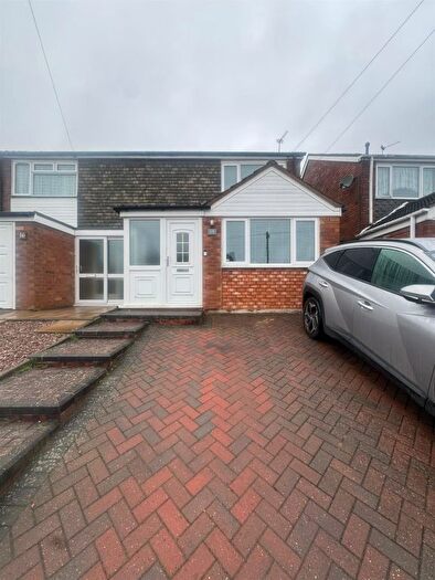 3 Bedroom Semi Detached House For Sale In Silverthorne Avenue, Tipton, DY4