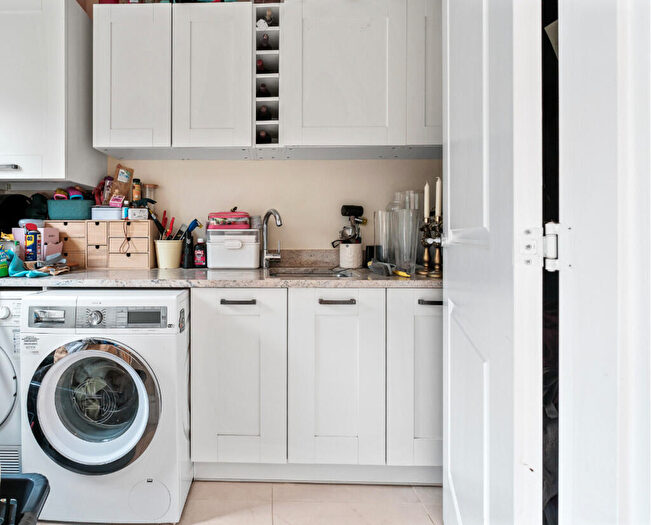 4 Bedroom Detached House For Sale In Clos Goch, Pentyrch, Cardiff, CF15 - Photo 11