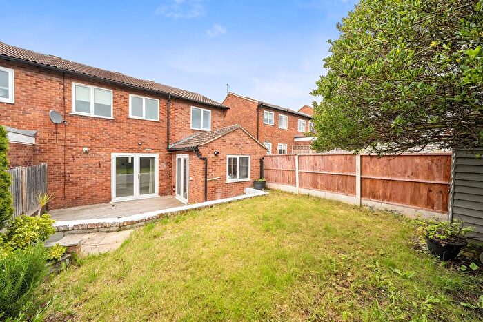 3 Bedroom Semi-Detached House For Sale In Hook Farm Road, Bridgnorth, WV16