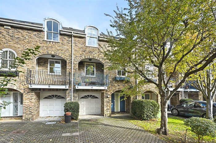 4 Bedroom Town House For Sale In Oxford Gate, Brook Green, London, W6