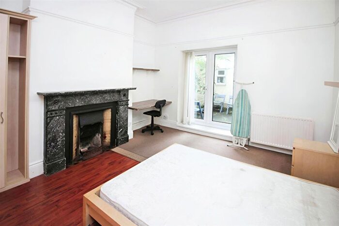 3 Bedroom Flat To Rent In Cavendish Place, Jesmond, Newcastle Upon Tyne, NE2