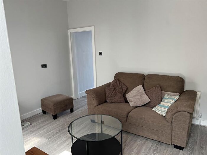 3 Bedroom Terraced House To Rent In Fountain Road, Tooting, SW17