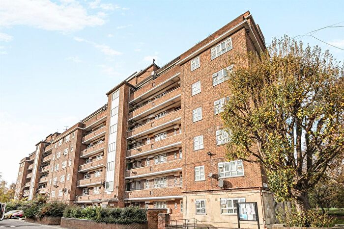 1 Bedroom Flat For Sale In St. Agnes Place, London, SE11