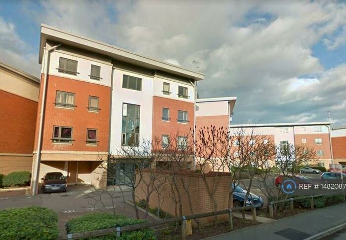 2 Bedroom Flat To Rent In West Cotton Close, Northampton, NN4