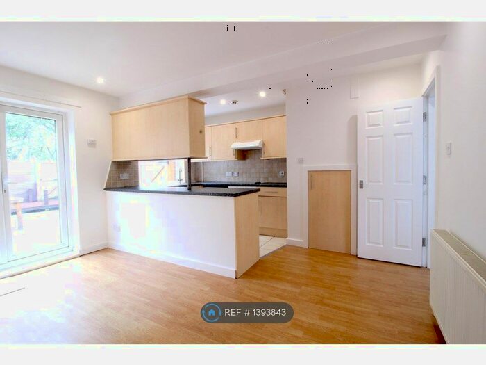 4 Bedroom Terraced House To Rent In St. Anns Gardens, Leeds, LS4