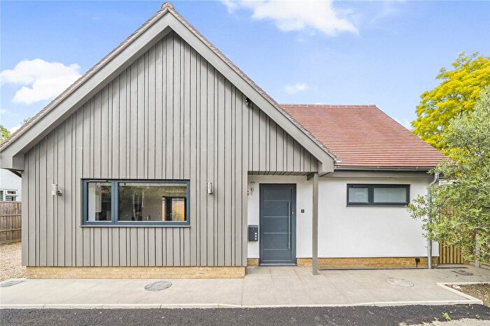 2 Bedroom Bungalow To Rent In Vicarage Road, Sunbury-On-Thames, Surrey, TW16