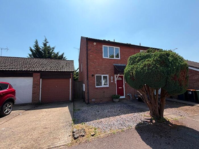 2 Bedroom End Of Terrace House For Sale In Conway Close, Houghton Regis, LU5