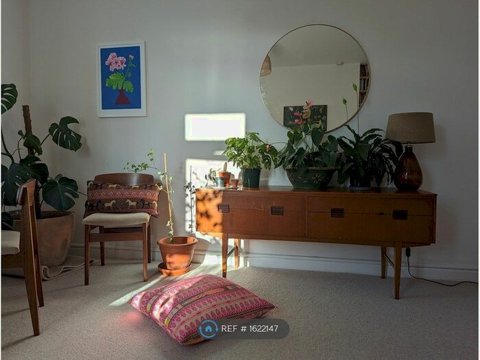 2 Bedroom Flat To Rent In Homerton Road, London, E9