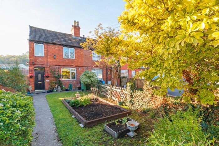 3 Bedroom End Of Terrace House For Sale In Wells Road, Glastonbury, BA6