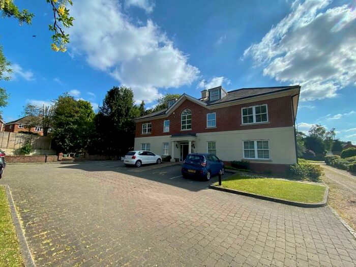 2 Bedroom Flat To Rent In Bagshot, GU19