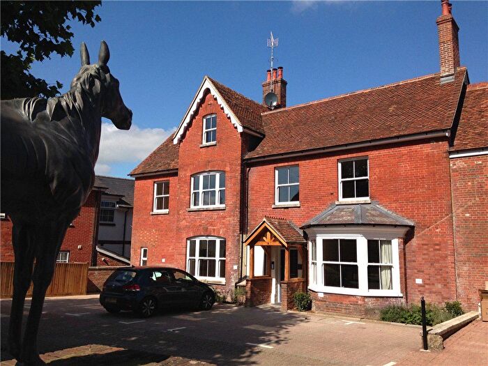 2 Bedroom Flat To Rent In The Horsefair, Romsey, Hampshire, SO51