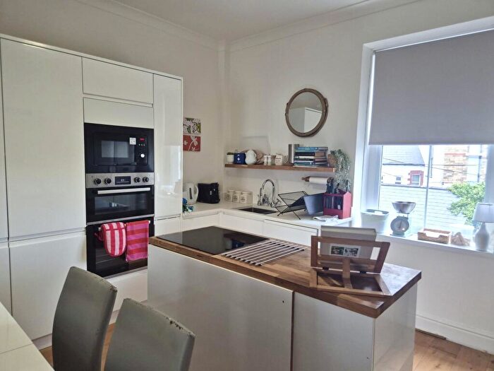 3 Bedroom Apartment To Rent In Bradenham Place, Penarth, CF64