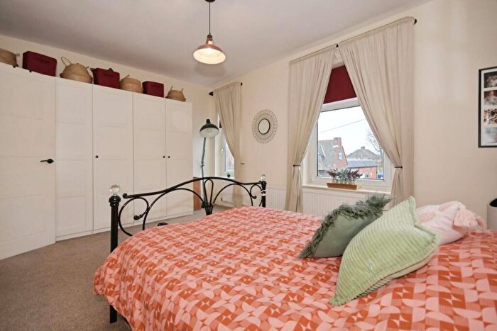 3 Bedroom Semi-Detached House For Sale In Ashgate Road, Ashgate, Chesterfield, S40 - Photo 10