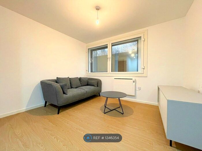 1 Bedroom Flat To Rent In Mandale House, Stockport, SK4