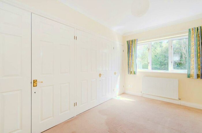 2 Bedroom House To Rent In Rickmansworth Road, Northwood, HA6