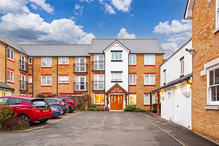 2 Bedroom Apartment For Sale In High Street, Berkhamsted, Hertfordshire, HP4