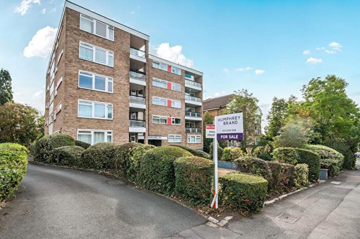 2 Bedroom Flat For Sale In Ewell Road, Surbiton, KT6
