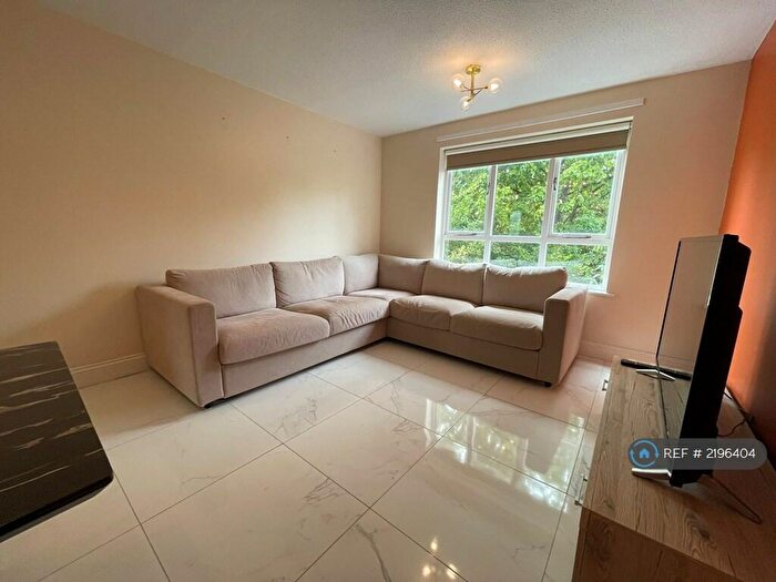 2 Bedroom Flat To Rent In Baltic Court, London, SE16