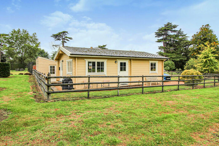 2 Bedroom Detached Bungalow To Rent In Sandridge Park, Sandridge Common, Melksham, SN12