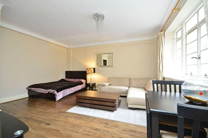 Studio To Rent In Vicarage Gate, High Street Kensington, London, W8