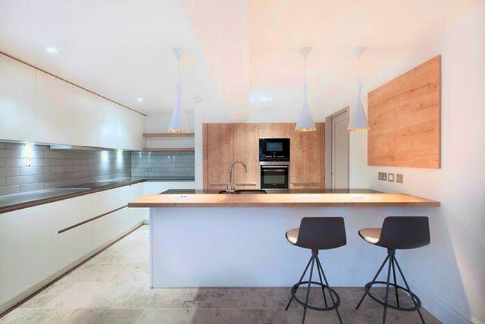 2 Bedroom Apartment To Rent In / Hamilton Place, Stockbridge, Edinburgh, EH3