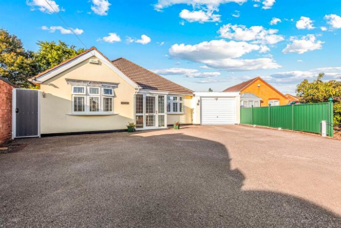 3 Bedroom Detached Bungalow For Sale In New Street, Blaby, Leicester, LE8