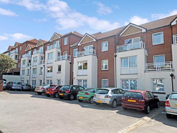 1 Bedroom Retirement Property For Sale In Holland Road, Westcliff-on-Sea, SS0