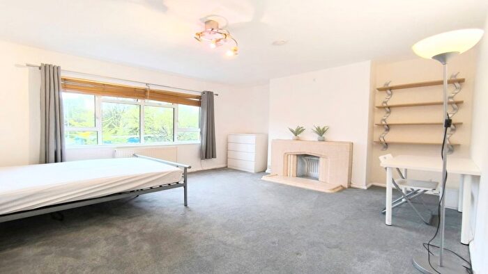 2 Bedroom Flat To Rent In London, W5