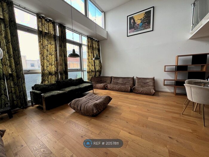 2 Bedroom Flat To Rent In King Edward's Road, London, E9