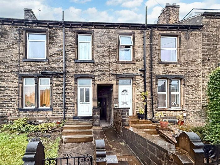 2 Bedroom Terraced House To Rent In Cross Lane, Huddersfield, HD4