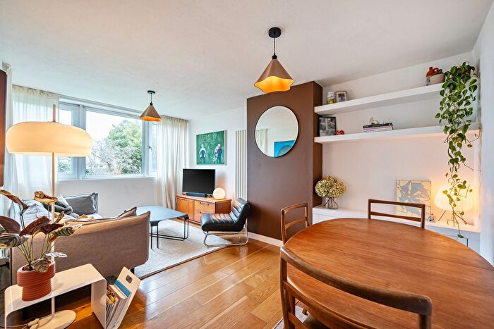 2 Bedroom Maisonette For Sale In Haseley End, Tyson Road, London, SE23