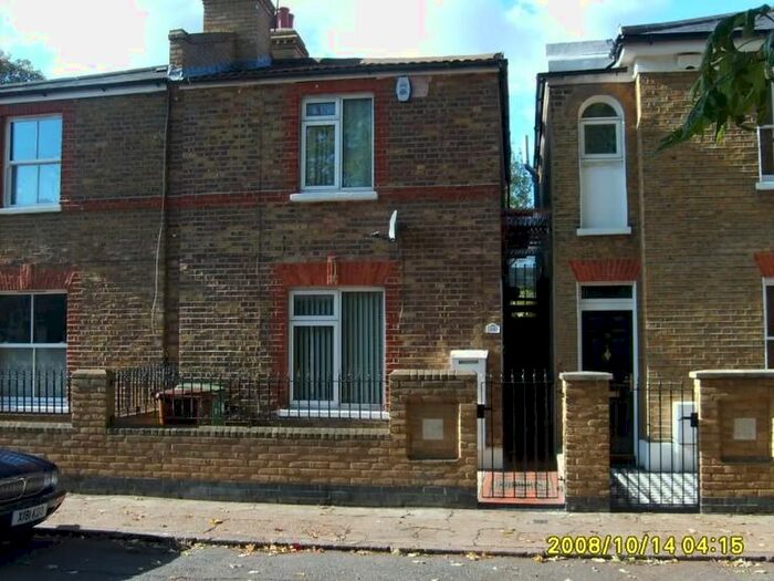 4 Bedroom Semi-Detached House To Rent In Choumert Grove, London, SE15