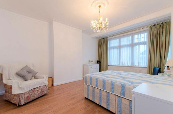 3 Bedroom Property To Rent In Tulse Hill, Brixton, London, SW2