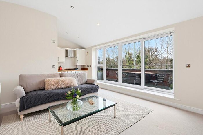 1 Bedroom Apartment For Sale In Epsom Road, Guildford, Surrey, GU1