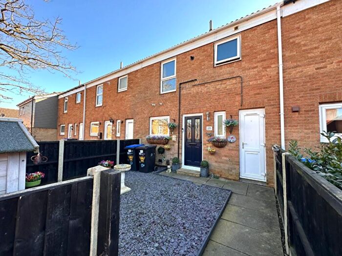 3 Bedroom Terraced House For Sale In Foxendale Square, Ecton Brook, Northampton, NN3
